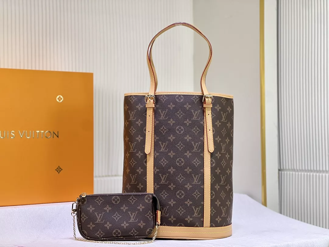 Louis Vuitton AAA Quality Shoulder Bags For Women WellDesigned 4200