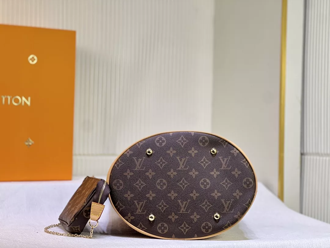 Louis Vuitton AAA Quality Shoulder Bags For Women WellDesigned 4200
