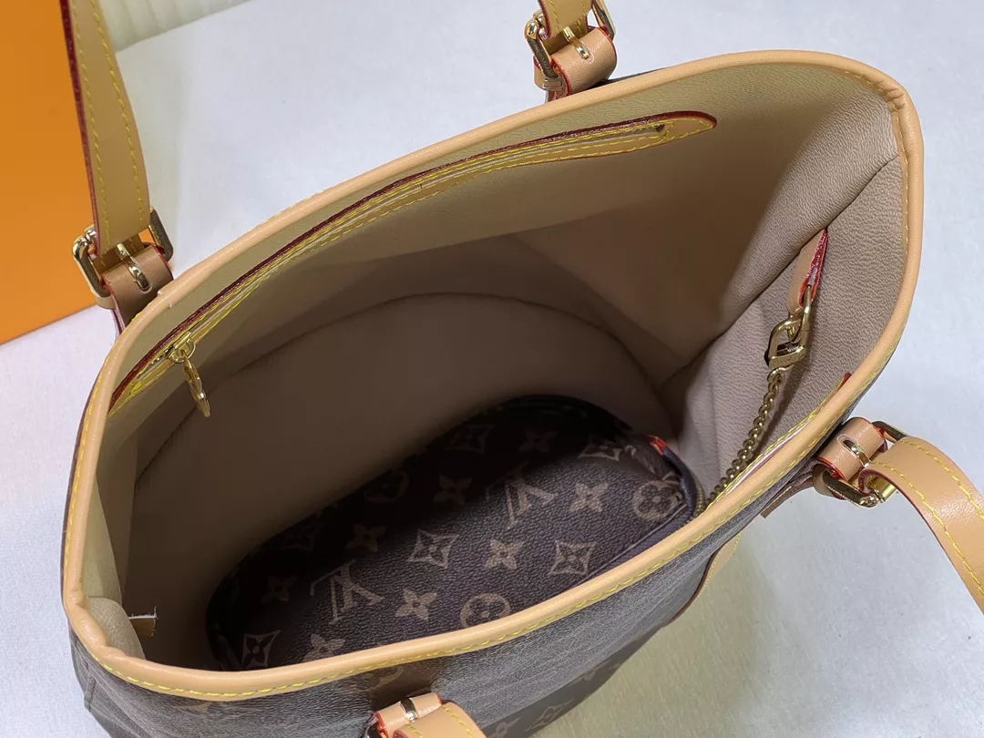 Louis Vuitton AAA Quality Shoulder Bags For Women WellDesigned 4200
