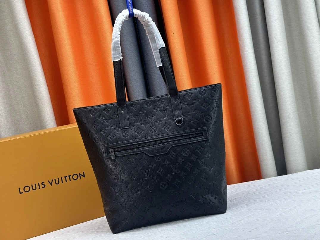 Louis Vuitton AAA Quality Shoulder Bags For Women WellDesigned 5860