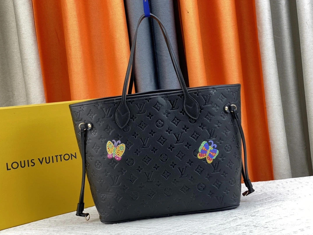 Louis Vuitton AAA Quality Shoulder Bags For Women WellDesigned 6324