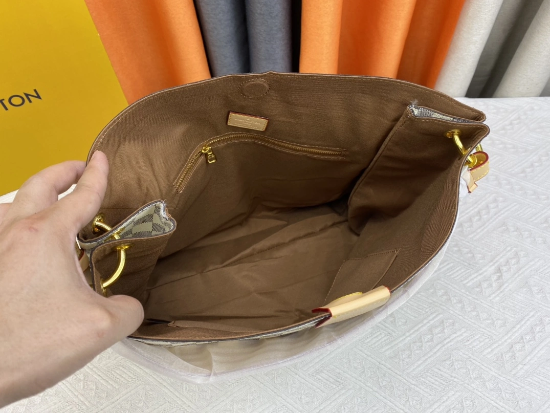 Louis Vuitton AAA Quality Shoulder Bags In Coffee For Women SmartChoice 2726