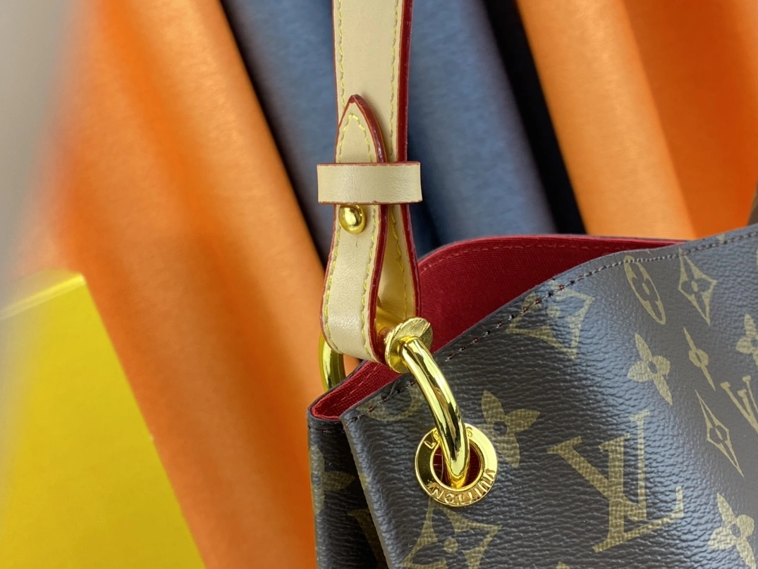 Louis Vuitton AAA Quality Shoulder Bags In Red For Women NewStyle 5878