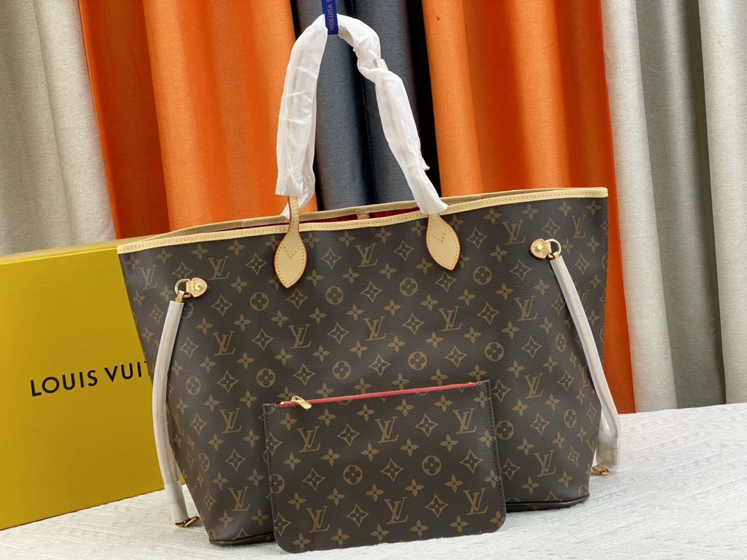 Louis Vuitton AAA Quality Shoulder Bags In Red For Women Soft 8062