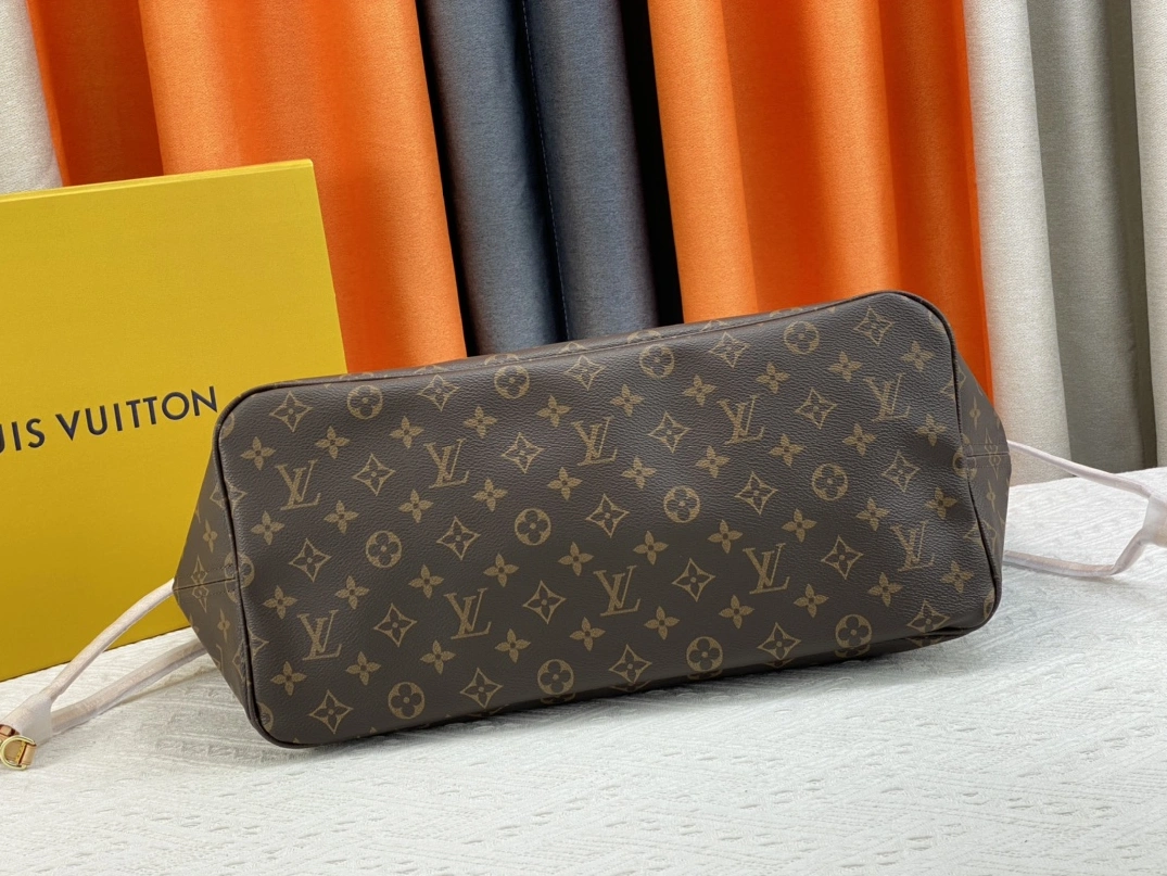 Louis Vuitton AAA Quality Shoulder Bags In Red For Women Soft 8062