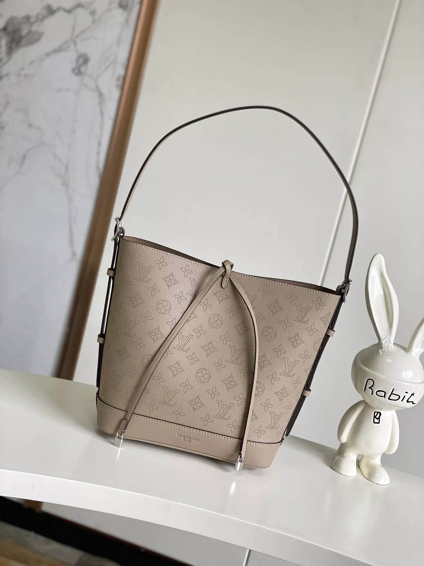 Louis Vuitton AAA Quality Shoulder Bags Practical 1337