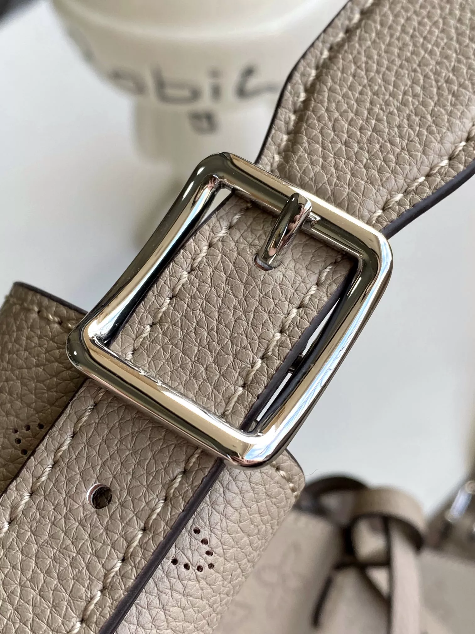 Louis Vuitton AAA Quality Shoulder Bags Practical 1337