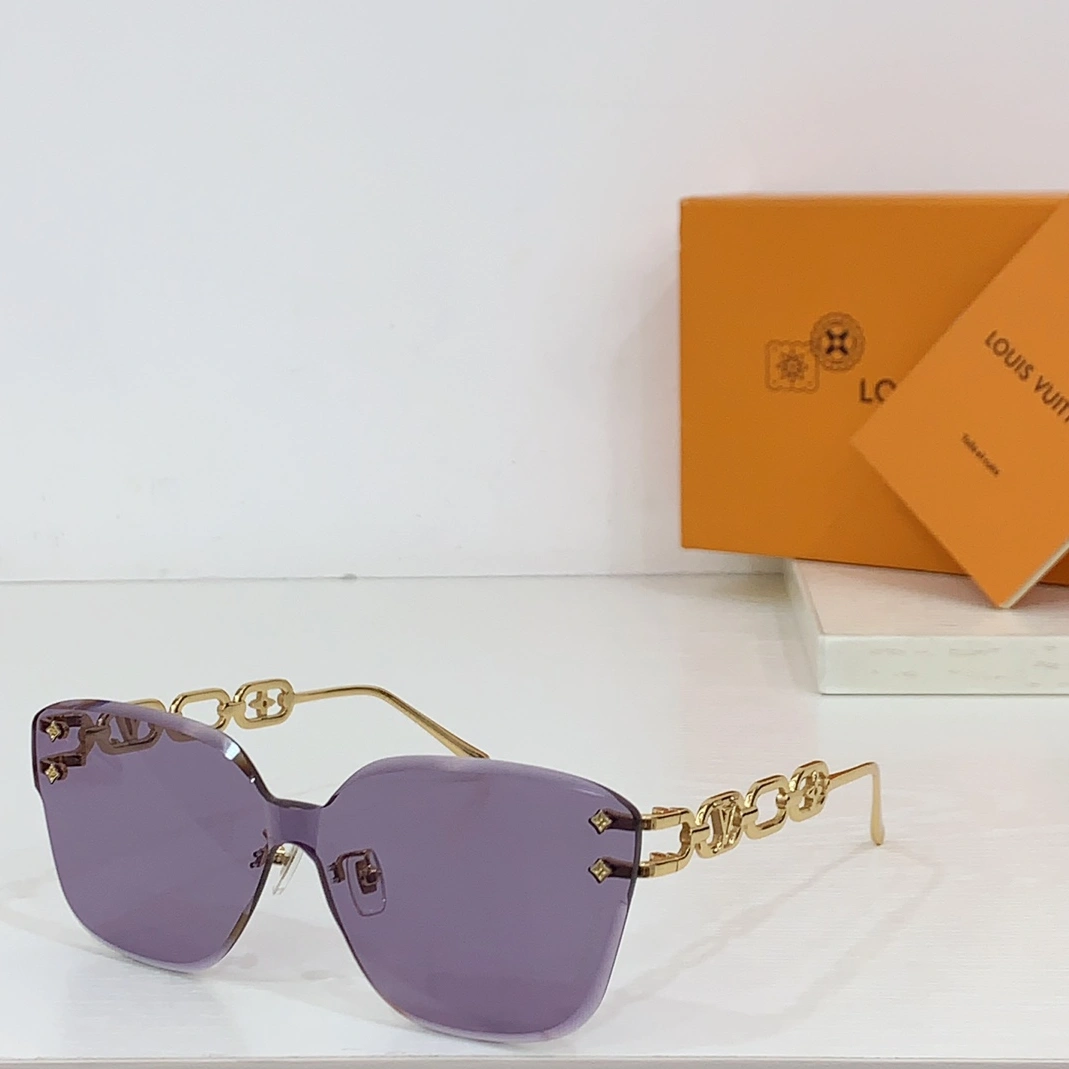 Louis Vuitton AAA Quality Sunglasses Bold 5863