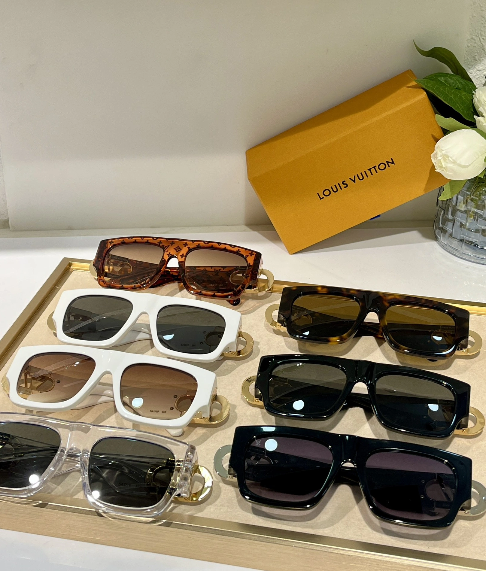 Louis Vuitton AAA Quality Sunglasses Bright 7881