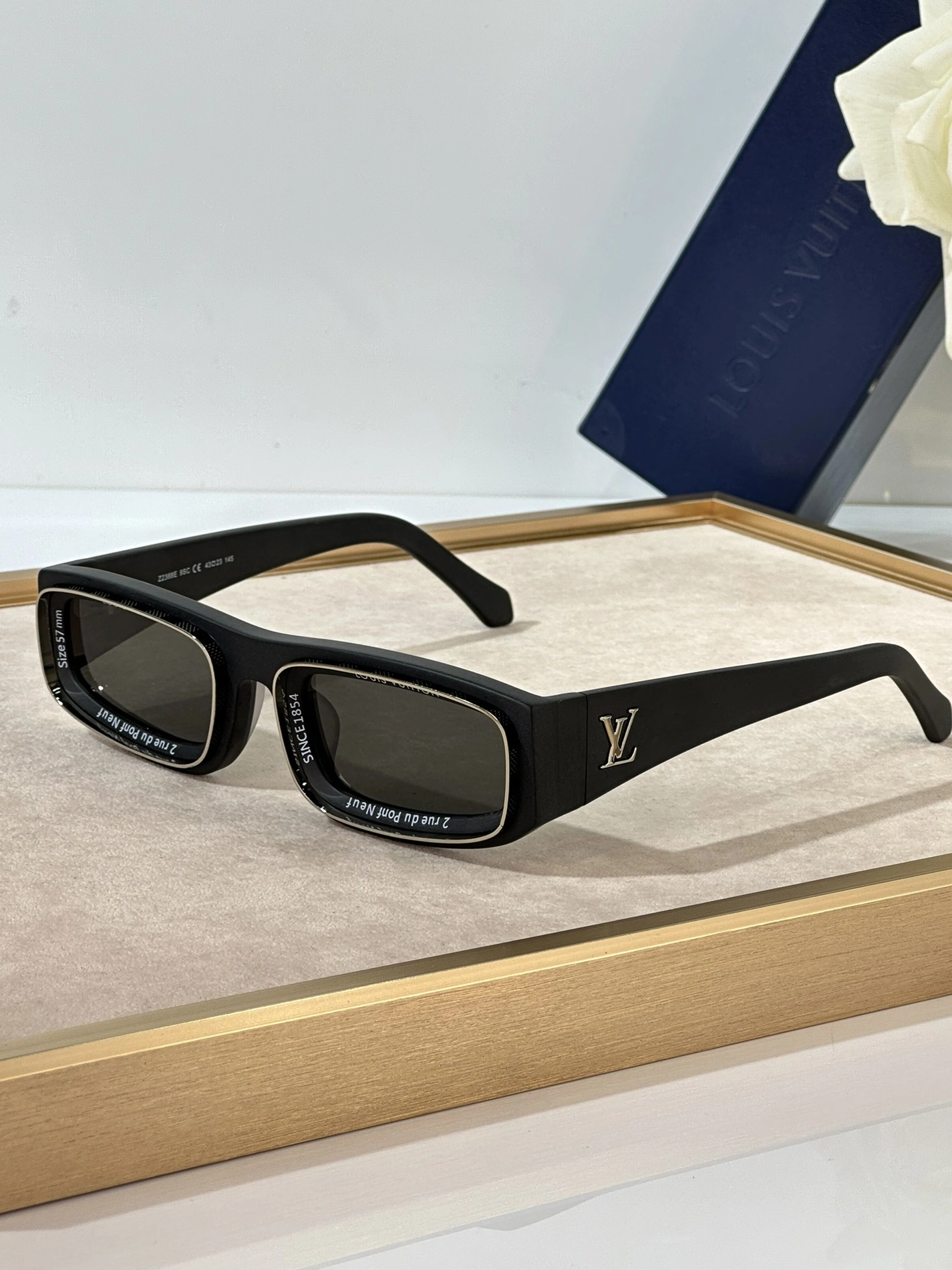 Louis Vuitton AAA Quality Sunglasses Classic 1294