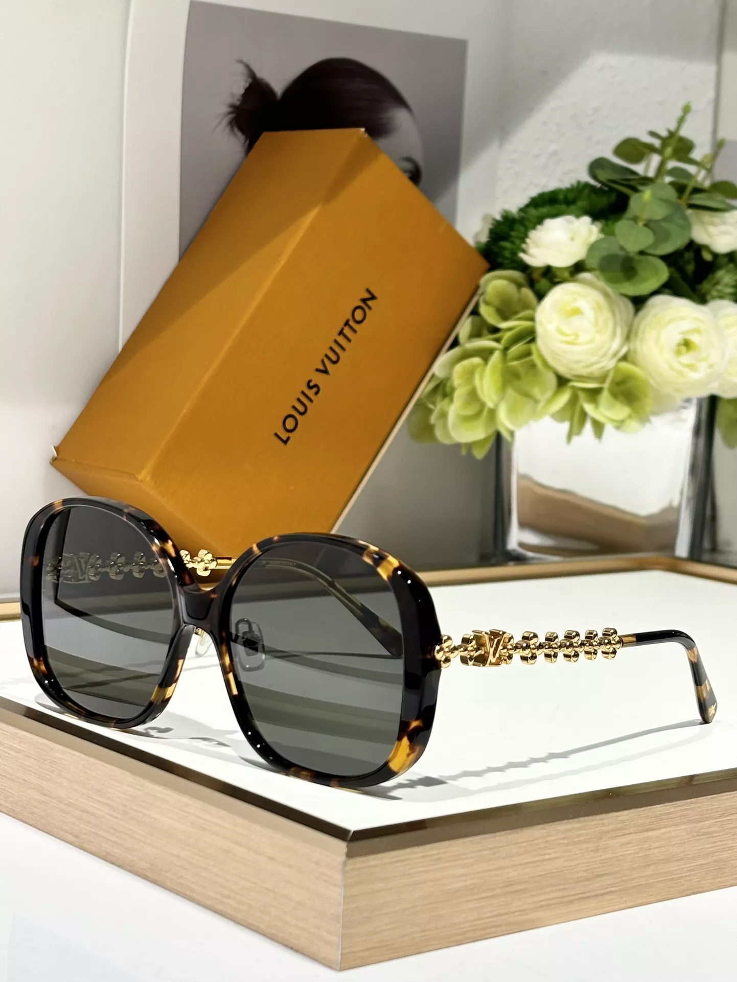 Louis Vuitton AAA Quality Sunglasses Classic 6296