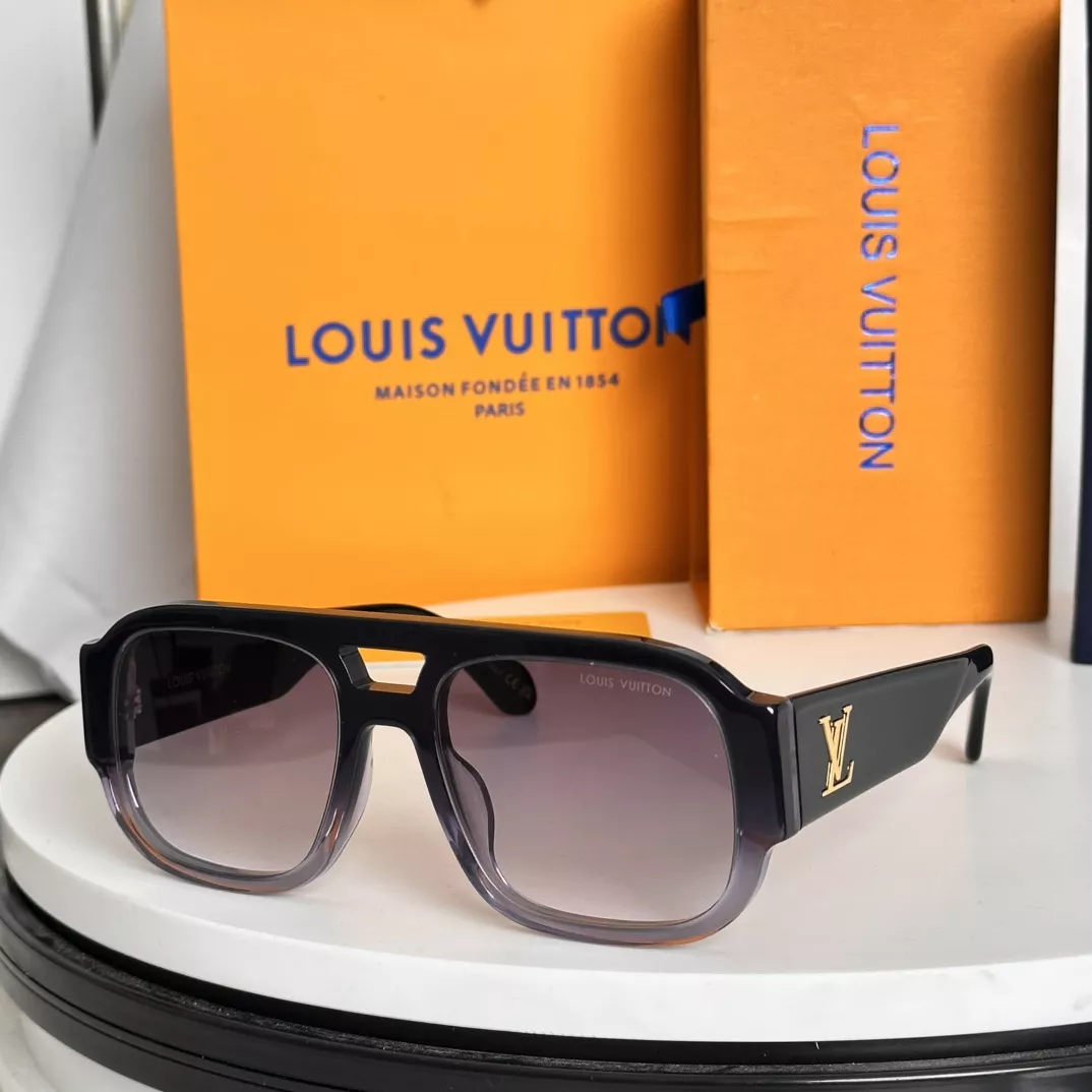 Louis Vuitton AAA Quality Sunglasses Comfortable 4882