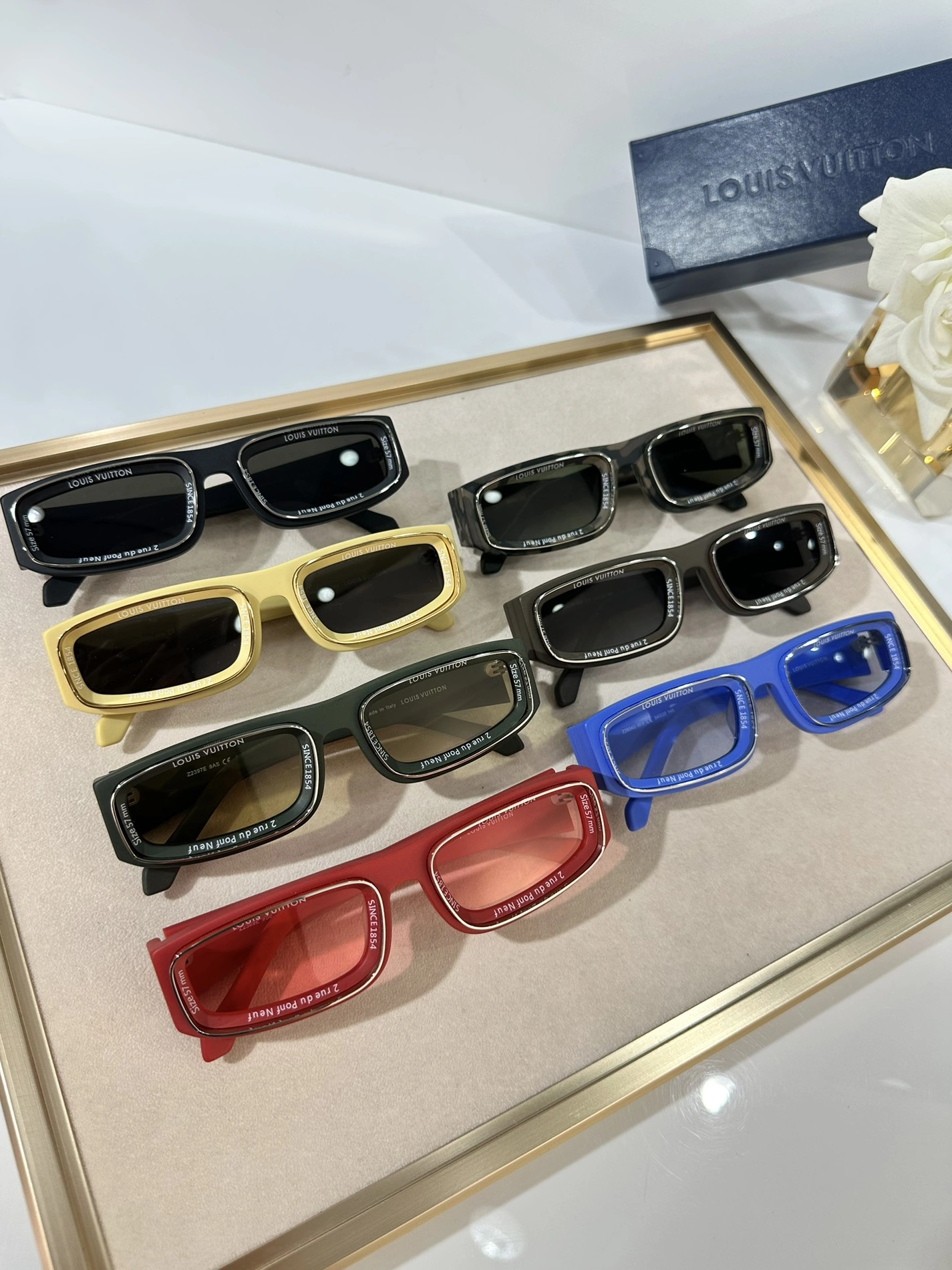 Louis Vuitton AAA Quality Sunglasses Comfortable 8248
