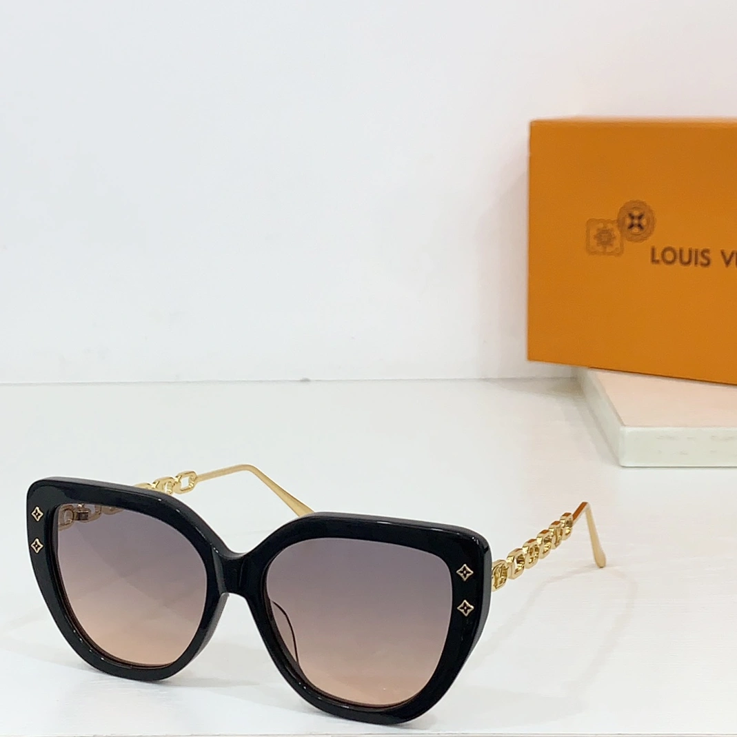 Louis Vuitton AAA Quality Sunglasses Compact 9779