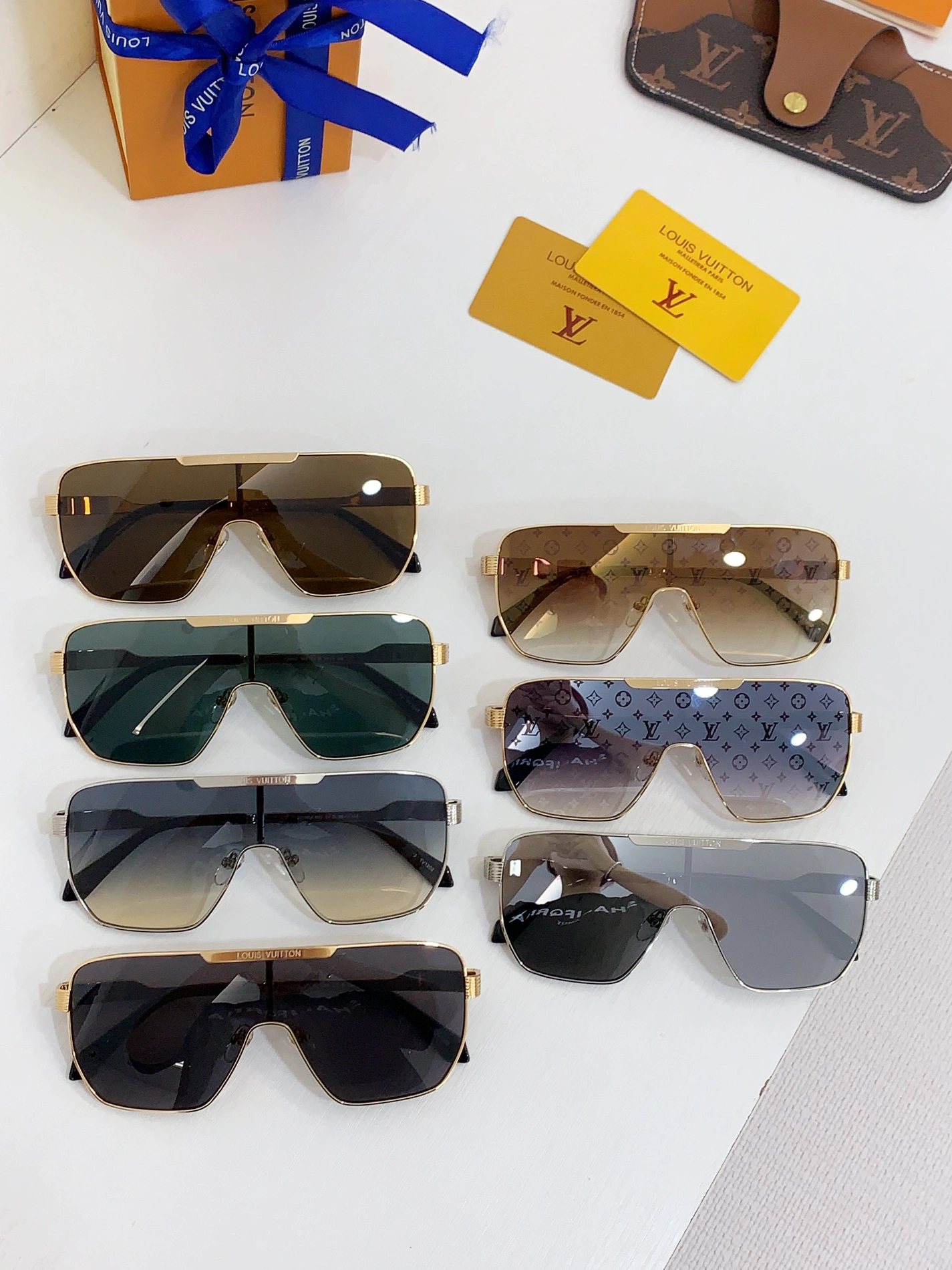 Louis Vuitton AAA Quality Sunglasses Cozy 2859