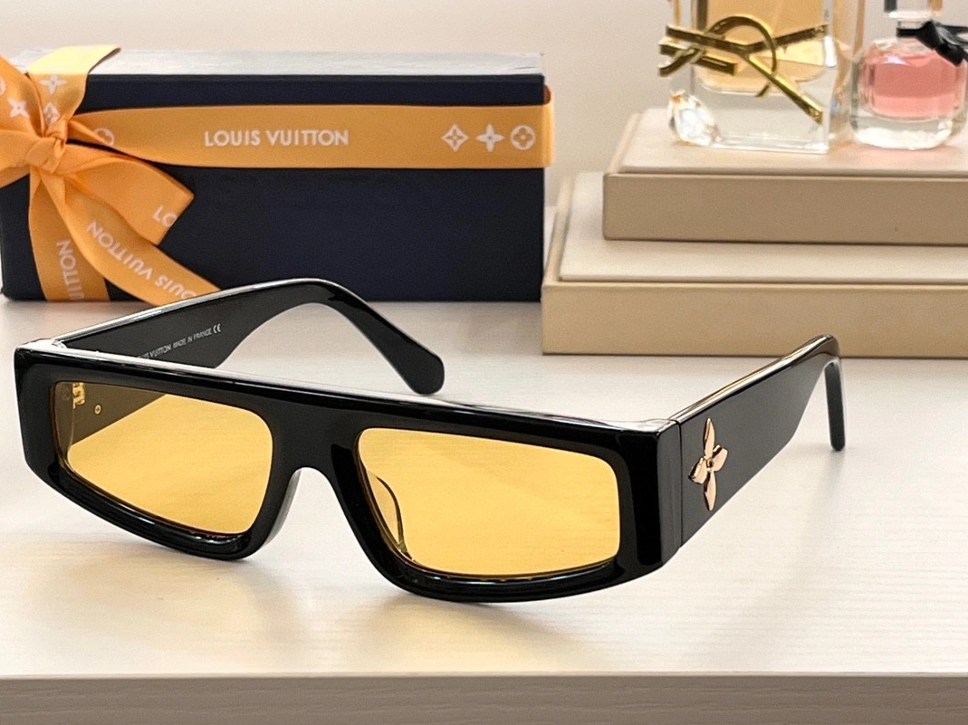 Louis Vuitton AAA Quality Sunglasses EasyMatch 2808