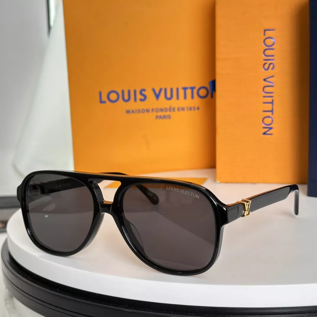 Louis Vuitton AAA Quality Sunglasses EasyMatch 4477