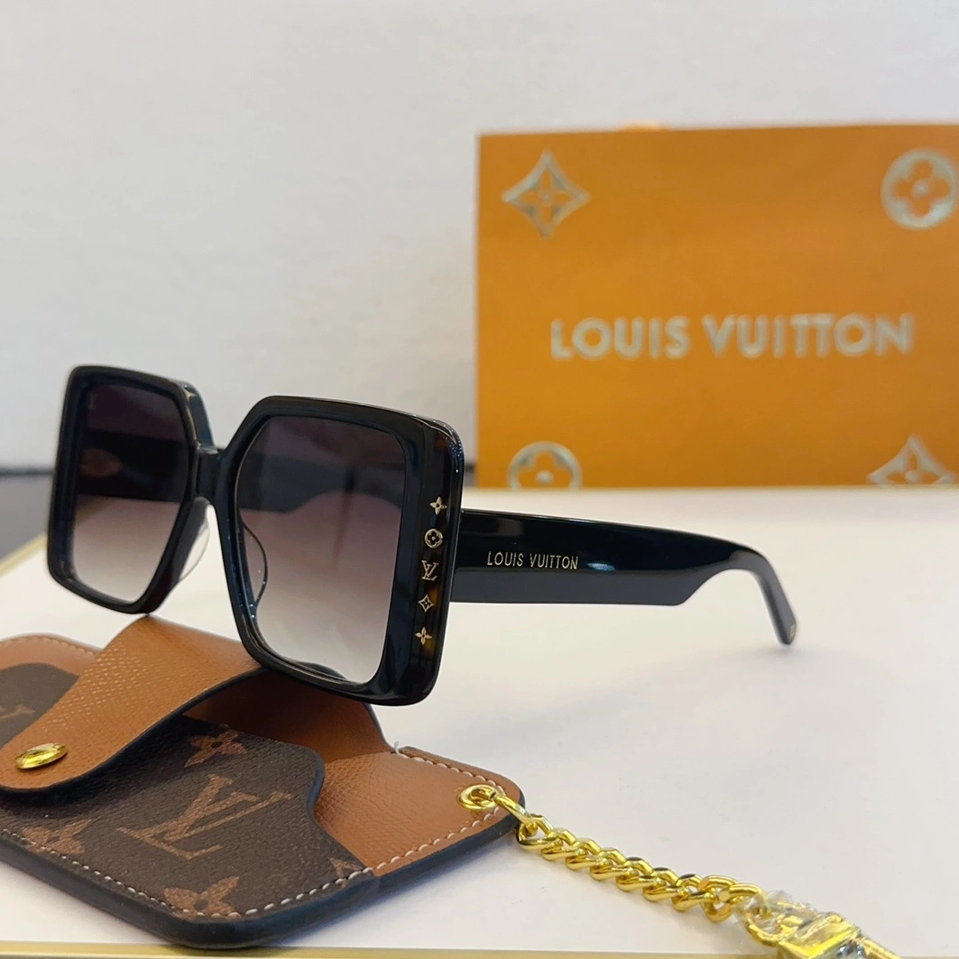 Louis Vuitton AAA Quality Sunglasses EasyMatch 5972