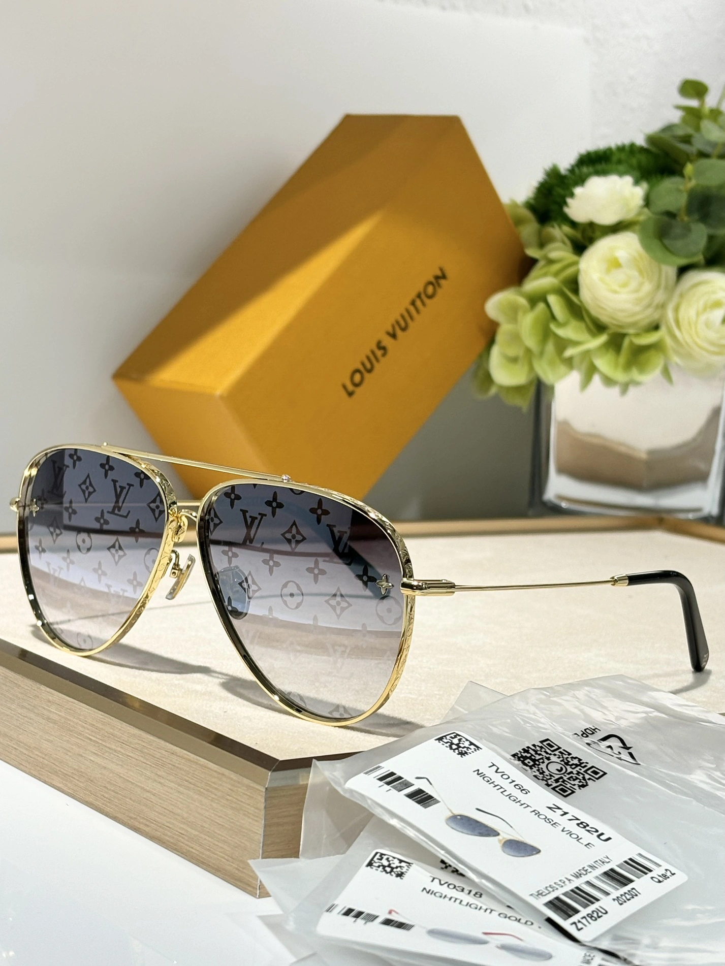 Louis Vuitton AAA Quality Sunglasses EasyMatch 7227