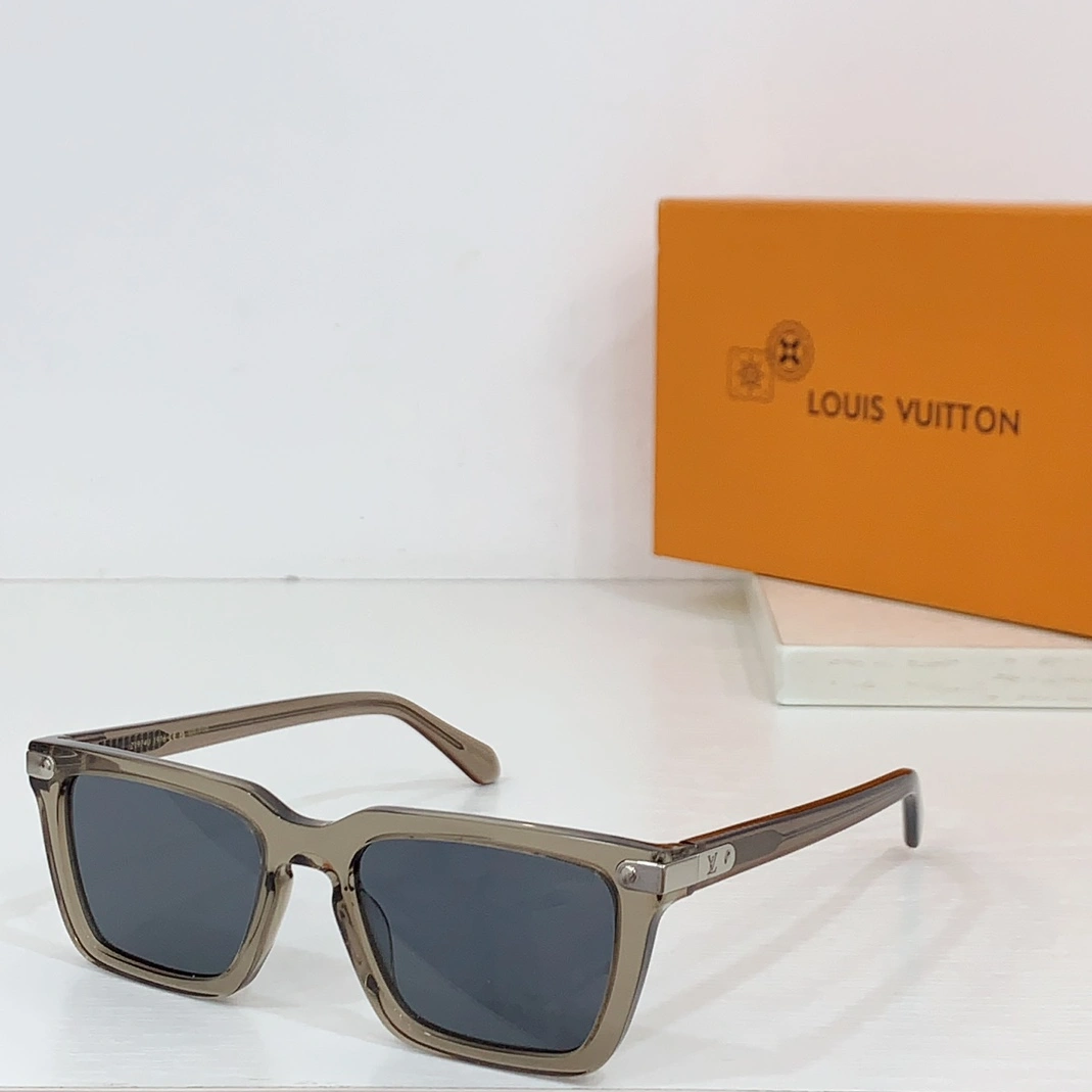Louis Vuitton AAA Quality Sunglasses EasyMatch 8895