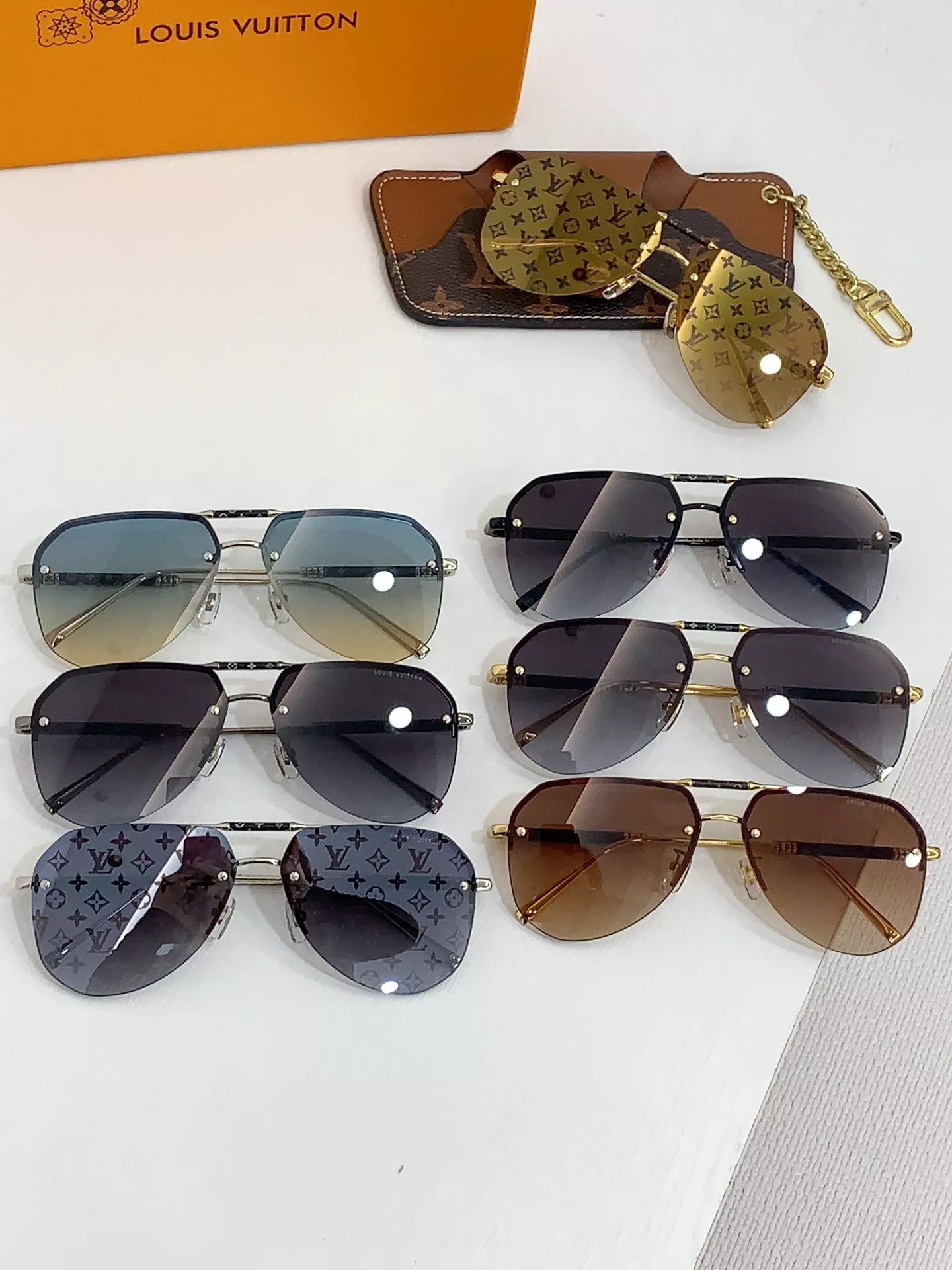 Louis Vuitton AAA Quality Sunglasses EyeCatching 3067
