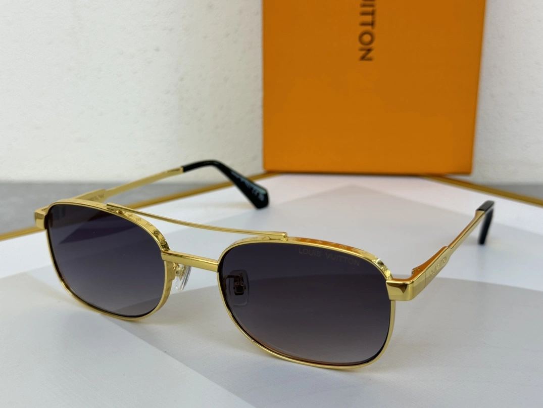 Louis Vuitton AAA Quality Sunglasses Fashionable 7553