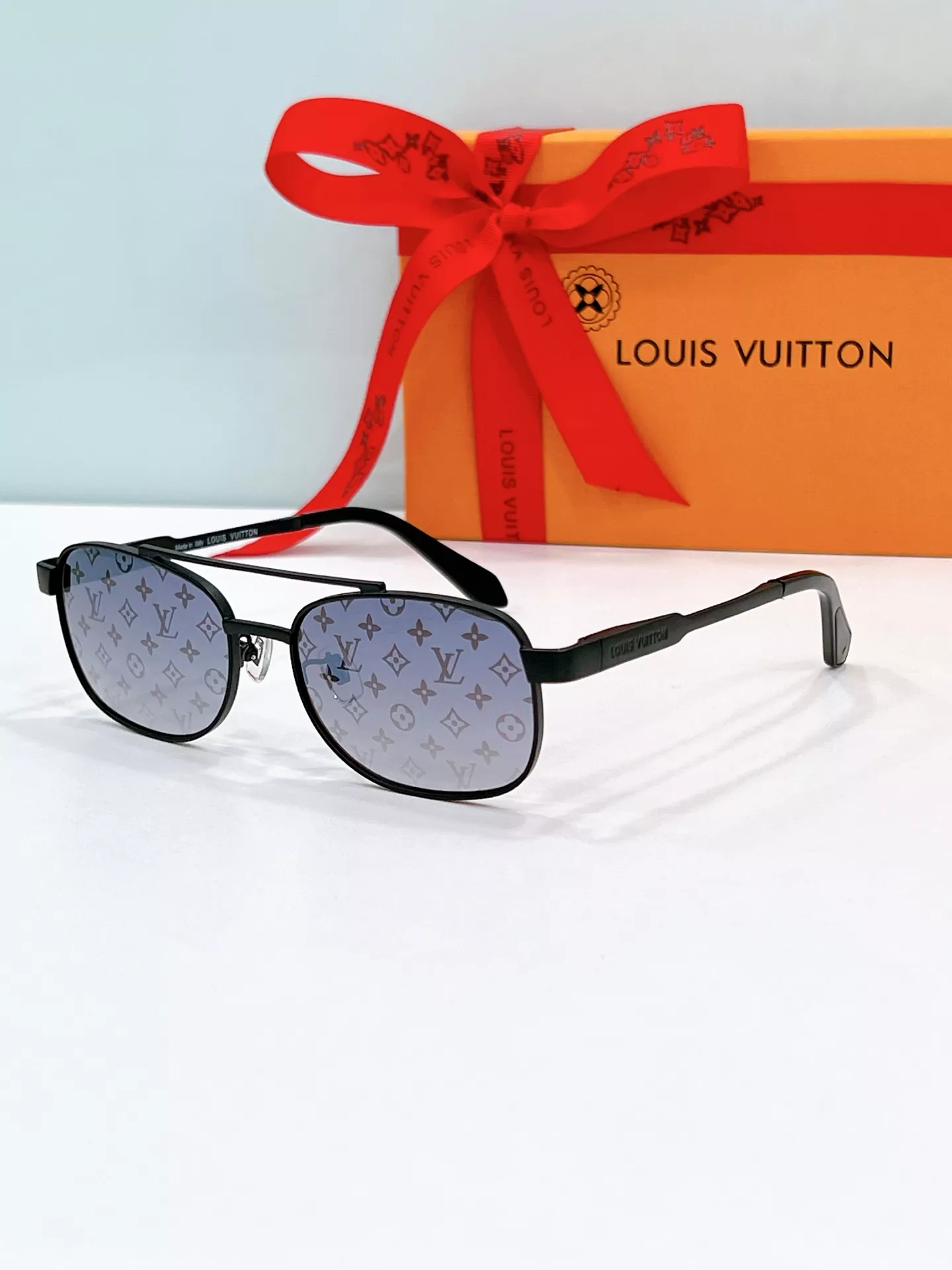 Louis Vuitton AAA Quality Sunglasses Flexible 4104