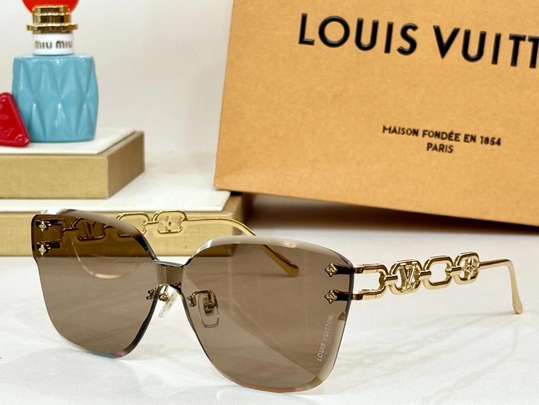 Louis Vuitton AAA Quality Sunglasses Flexible 6910