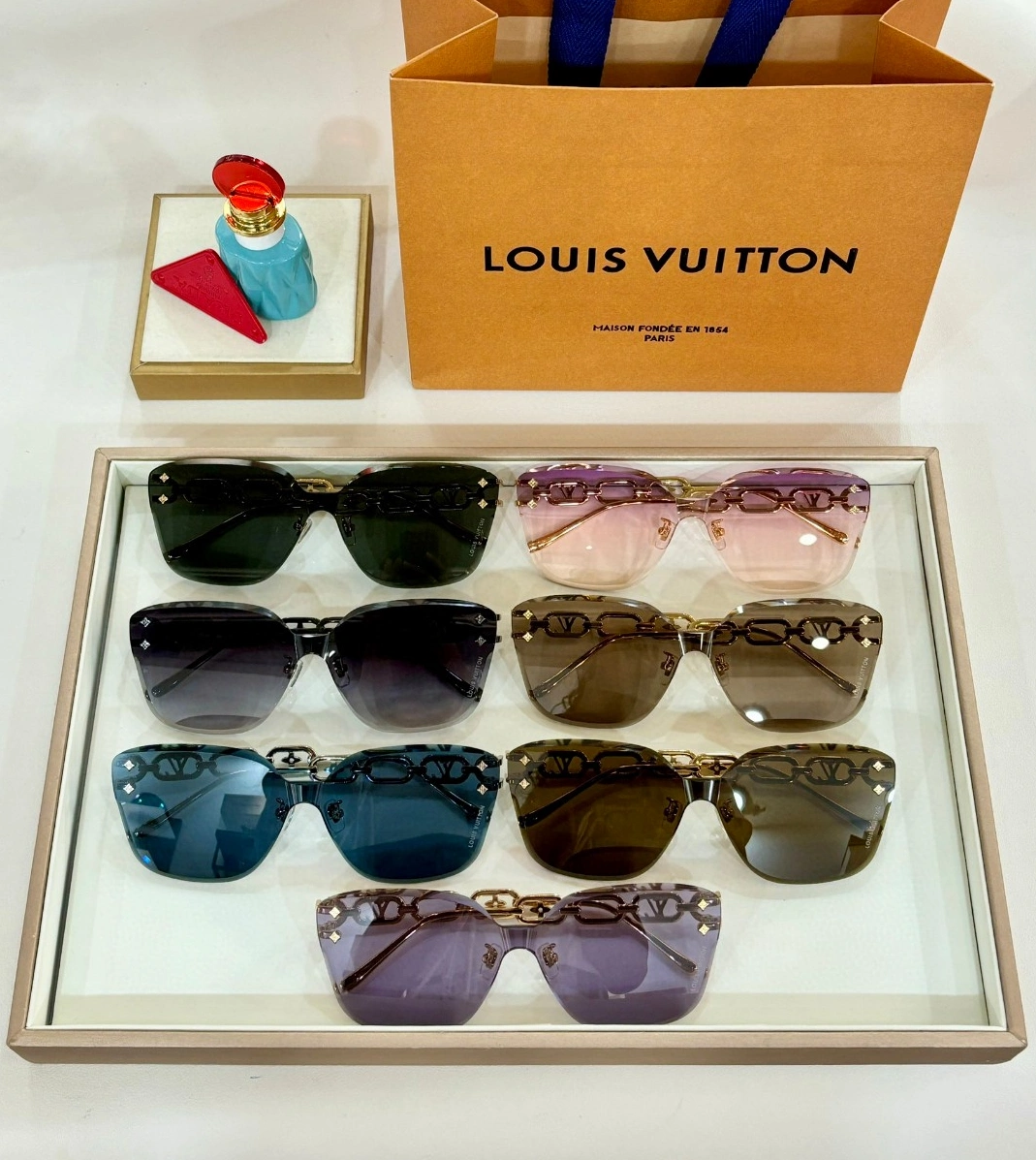 Louis Vuitton AAA Quality Sunglasses Flexible 6910