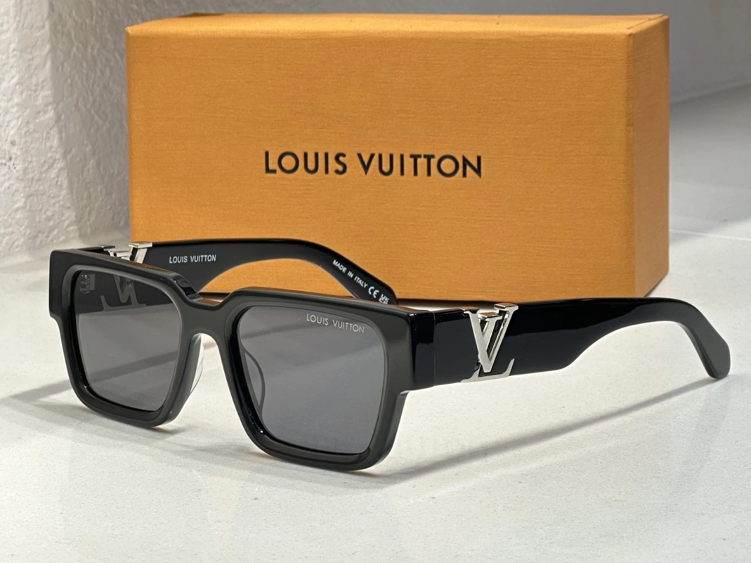 Louis Vuitton AAA Quality Sunglasses GoAnywhere 6497