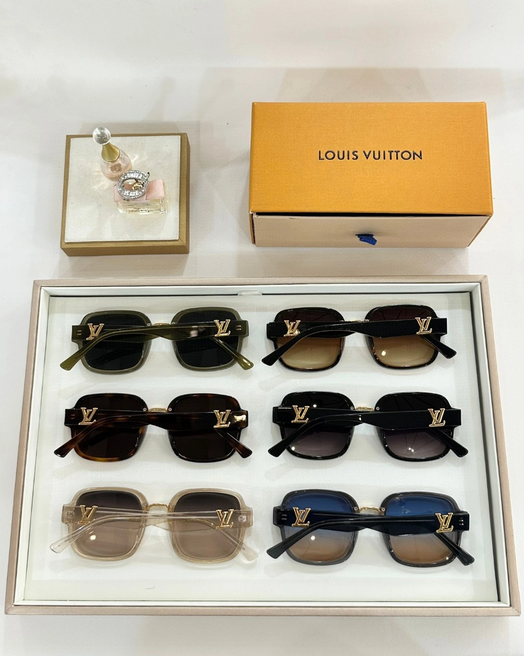 Louis Vuitton AAA Quality Sunglasses HighQuality 1456