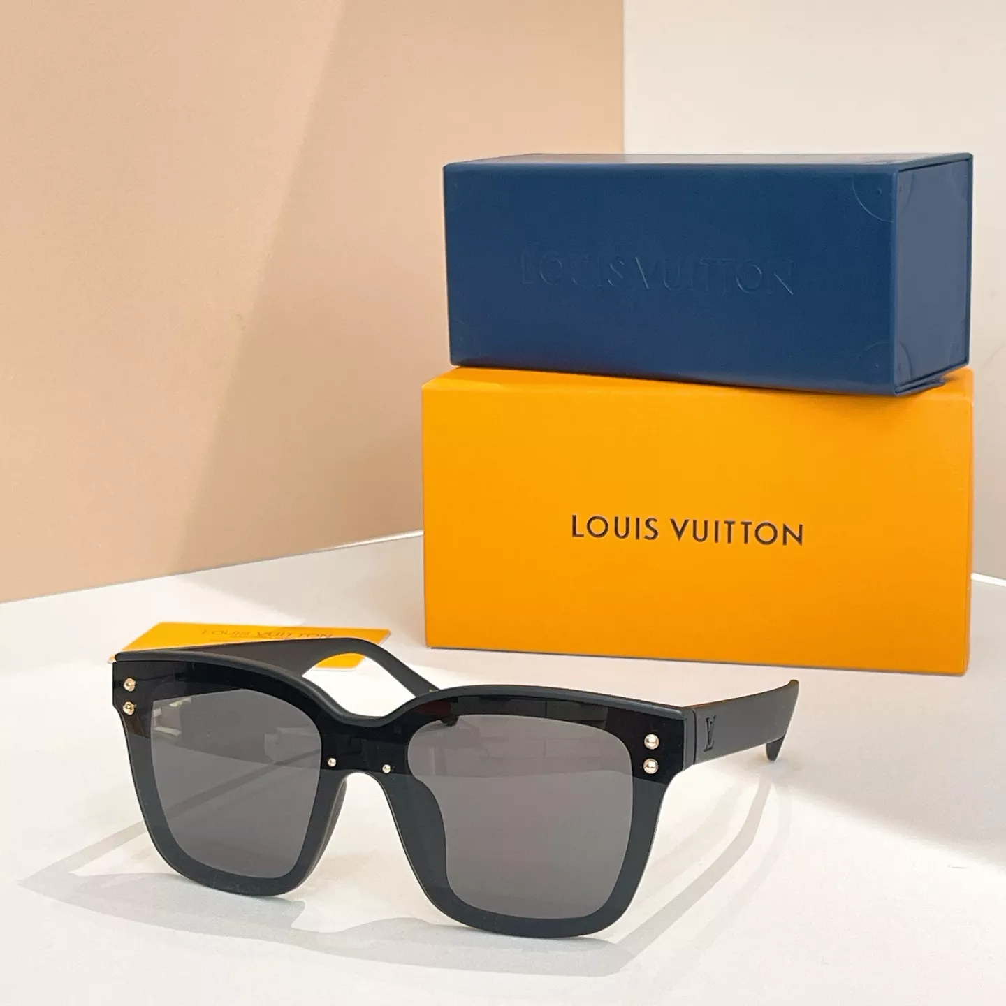 Louis Vuitton AAA Quality Sunglasses HighQuality 5249