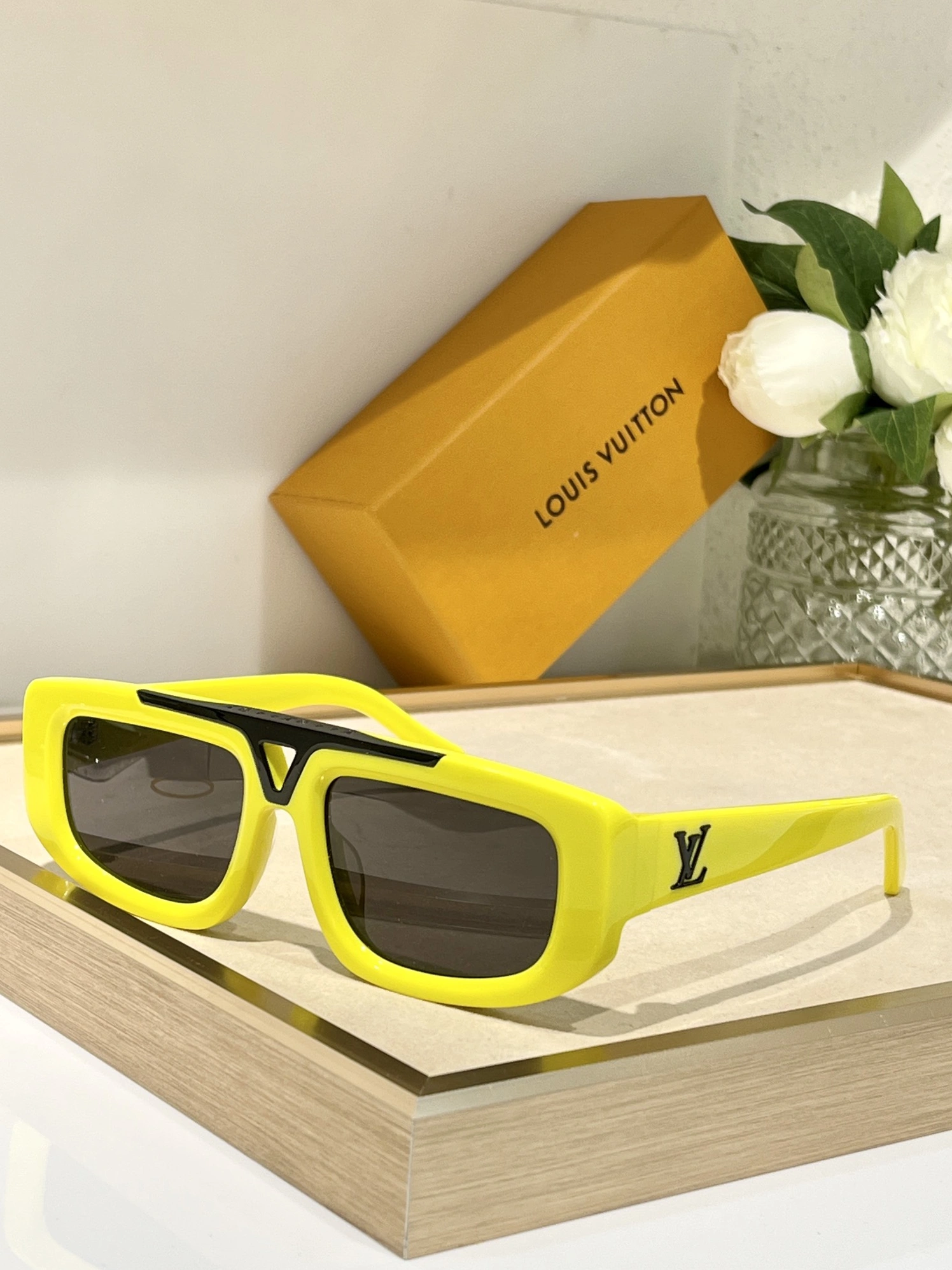 Louis Vuitton AAA Quality Sunglasses Minimalist 4684