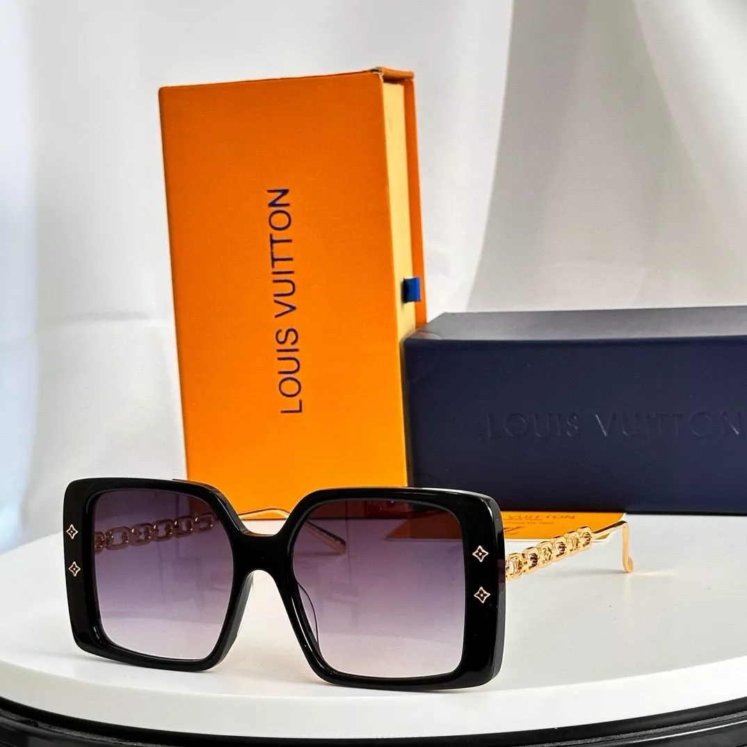 Louis Vuitton AAA Quality Sunglasses Minimalist 7716