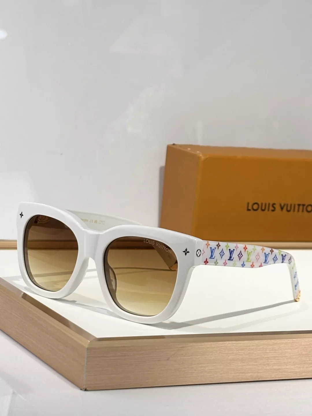 Louis Vuitton AAA Quality Sunglasses NewStyle 6410