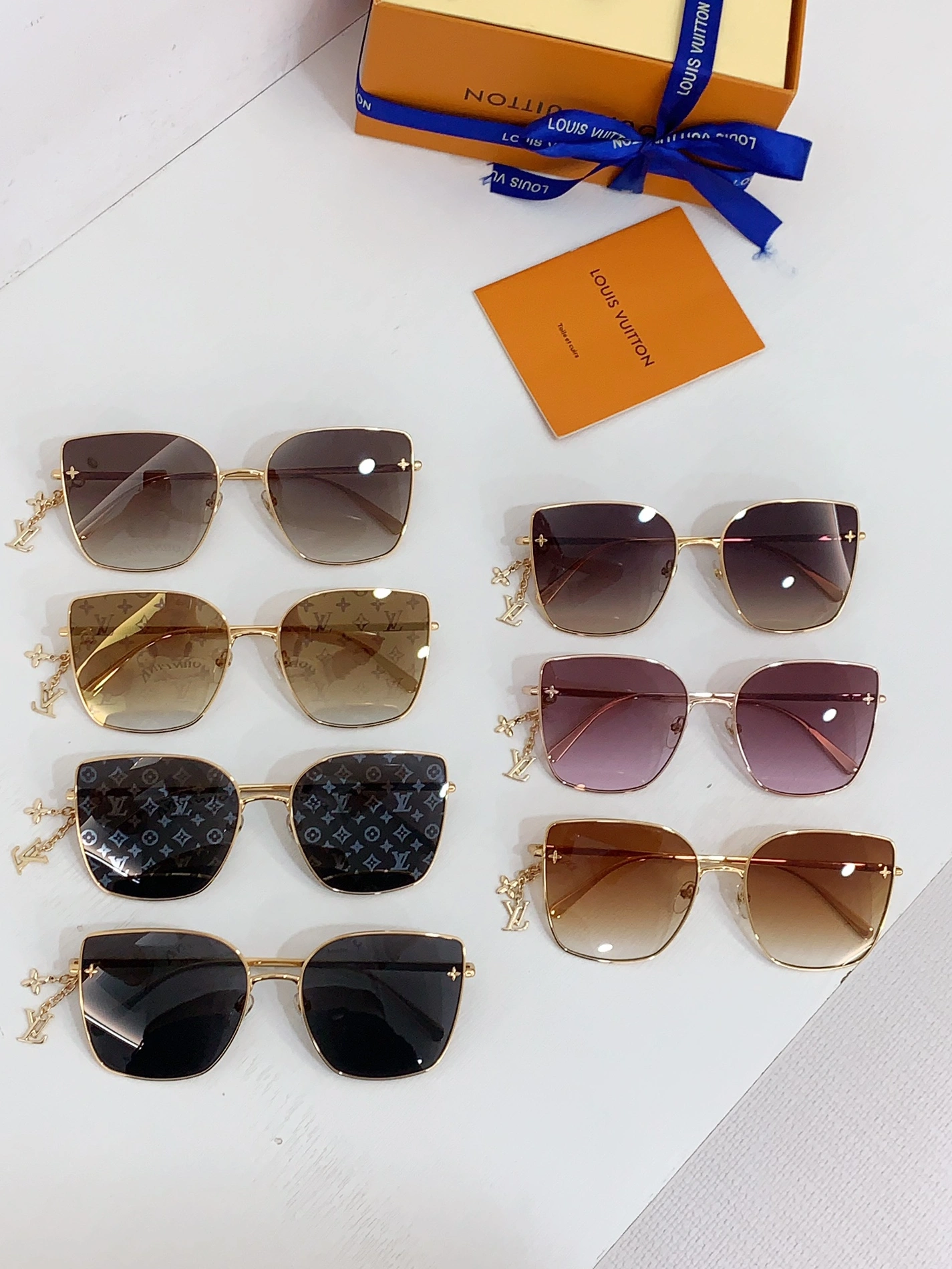 Louis Vuitton AAA Quality Sunglasses Practical 5830
