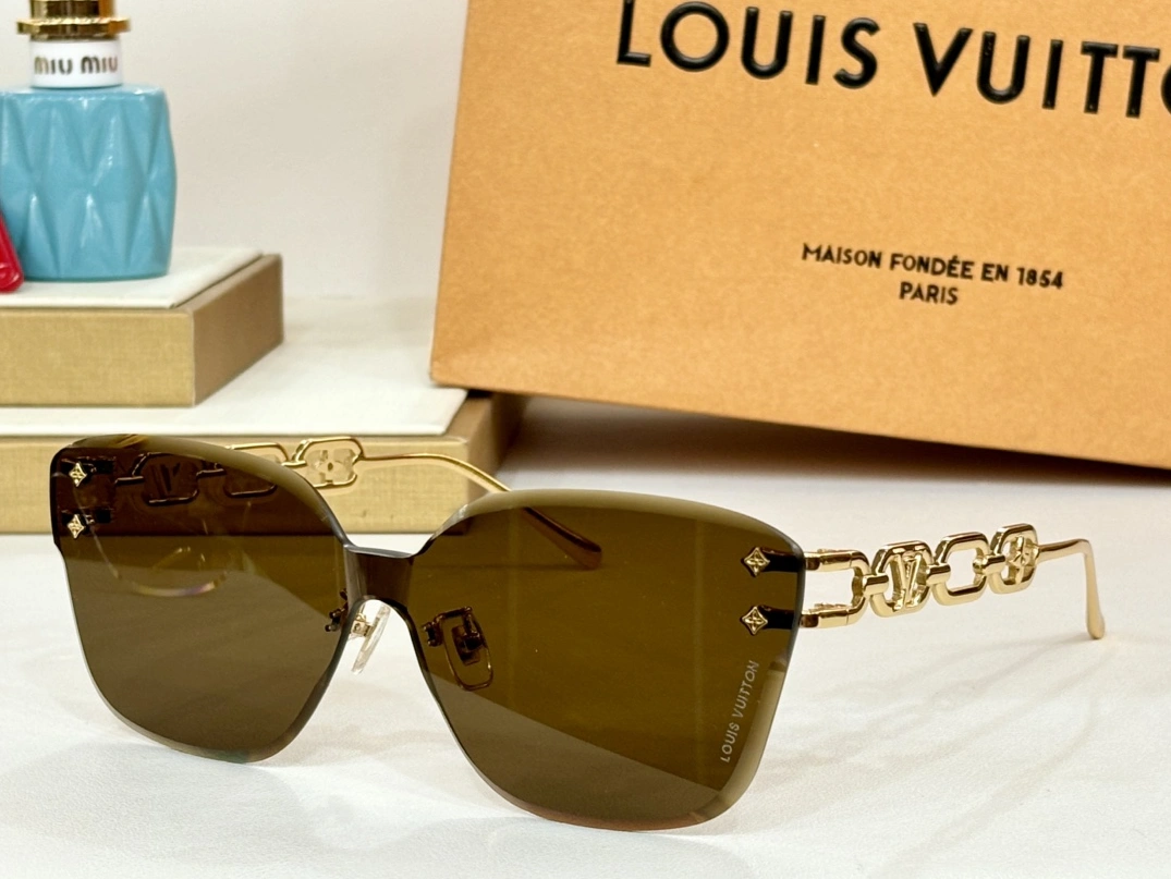 Louis Vuitton AAA Quality Sunglasses Sophisticated 6115