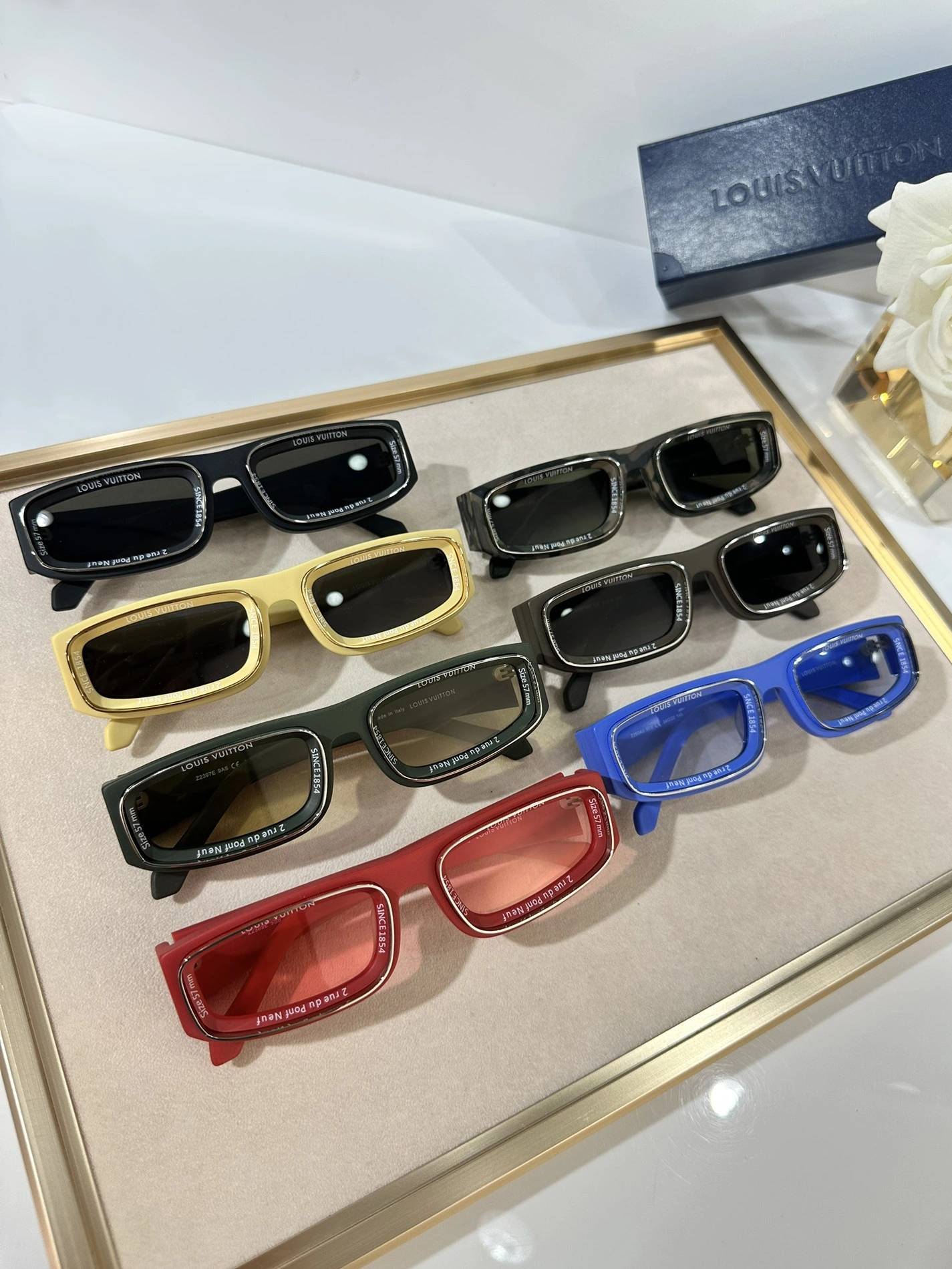 Louis Vuitton AAA Quality Sunglasses SportInspired 883