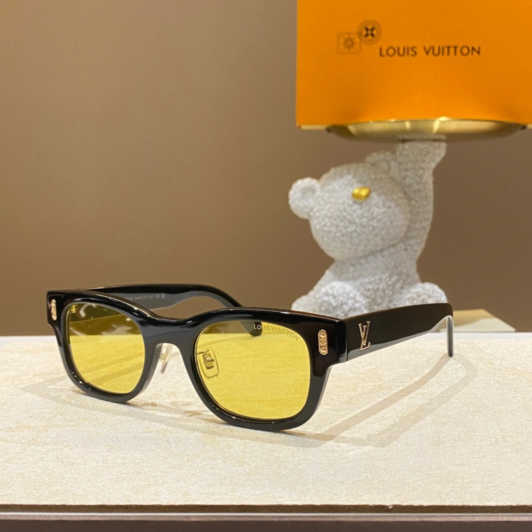 Louis Vuitton AAA Quality Sunglasses StreetReady 4665