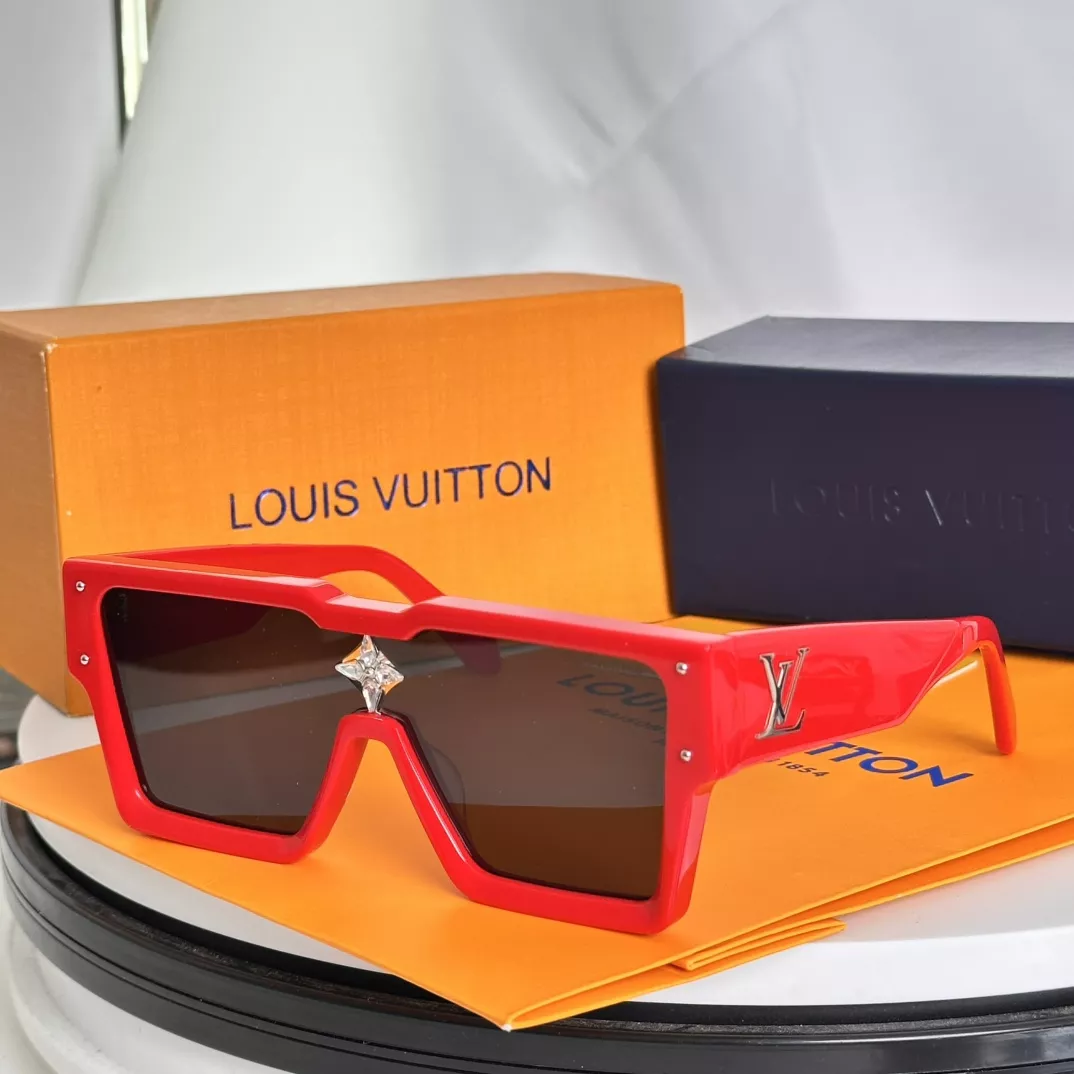 Louis Vuitton AAA Quality Sunglasses Stylish 1102