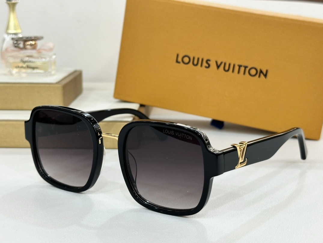 Louis Vuitton AAA Quality Sunglasses Timeless 9260