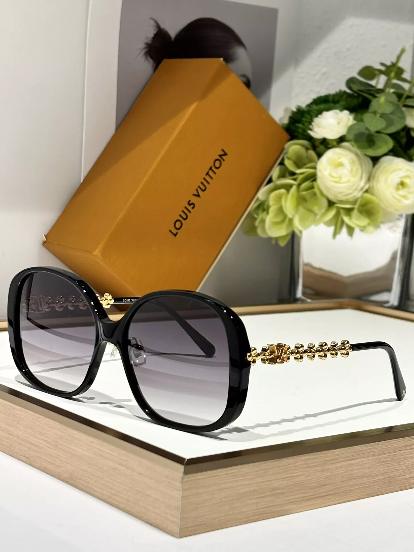Louis Vuitton AAA Quality Sunglasses Unique 7274