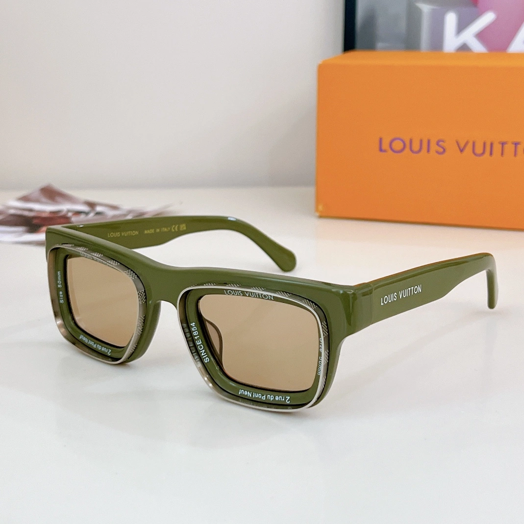 Louis Vuitton AAA Quality Sunglasses Vibrant 2335