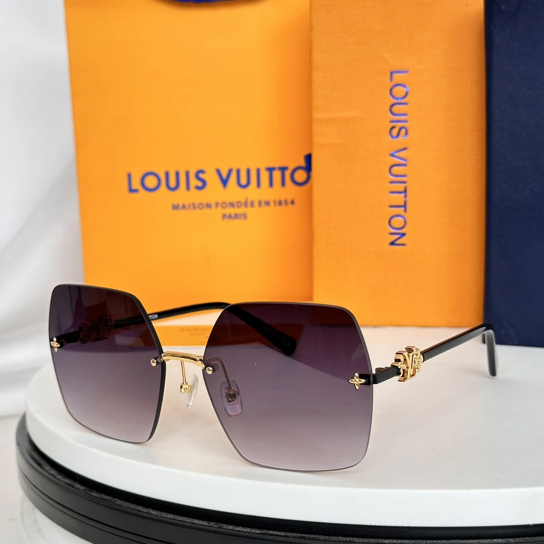 Louis Vuitton AAA Quality Sunglasses Vibrant 5660
