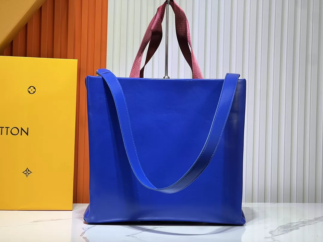 Louis Vuitton AAA Quality Tote-Handbags For Women Comfortable 3323