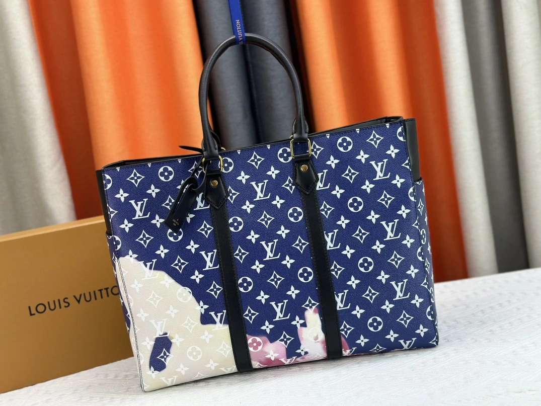 Louis Vuitton AAA Quality Tote-Handbags For Women Refined 948