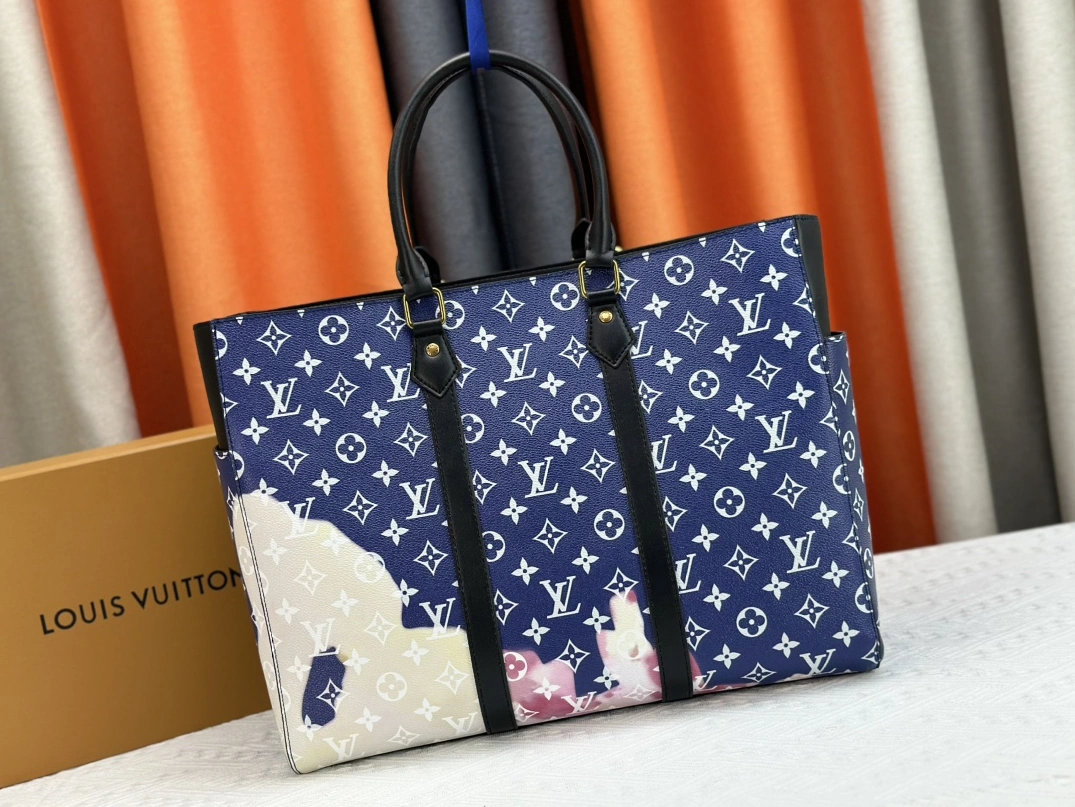 Louis Vuitton AAA Quality Tote-Handbags For Women Refined 948