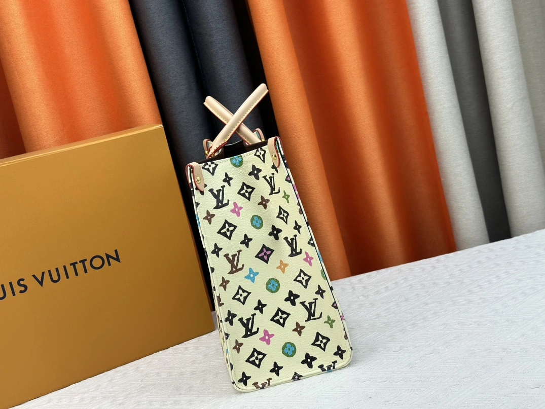 Louis Vuitton AAA Quality Tote-Handbags For Women Sleek 3563