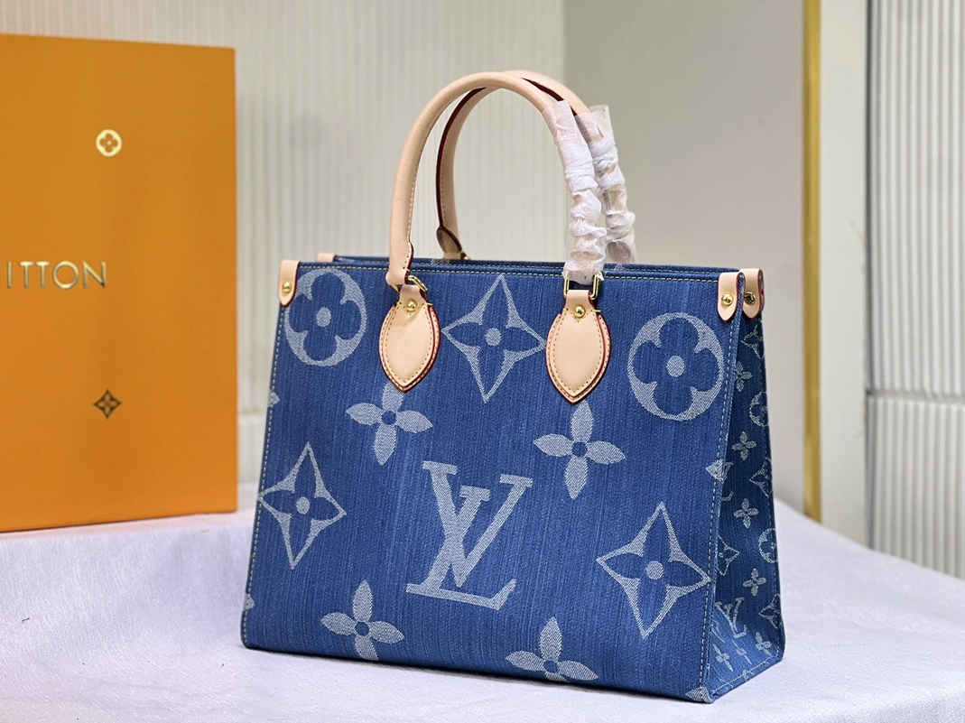 Louis Vuitton AAA Quality Tote-Handbags For Women Vibrant 3735