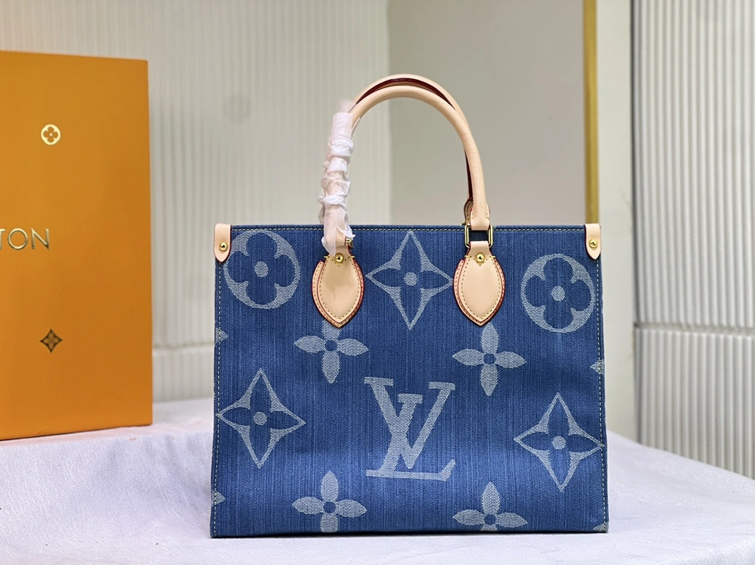 Louis Vuitton AAA Quality Tote-Handbags For Women Vibrant 3735
